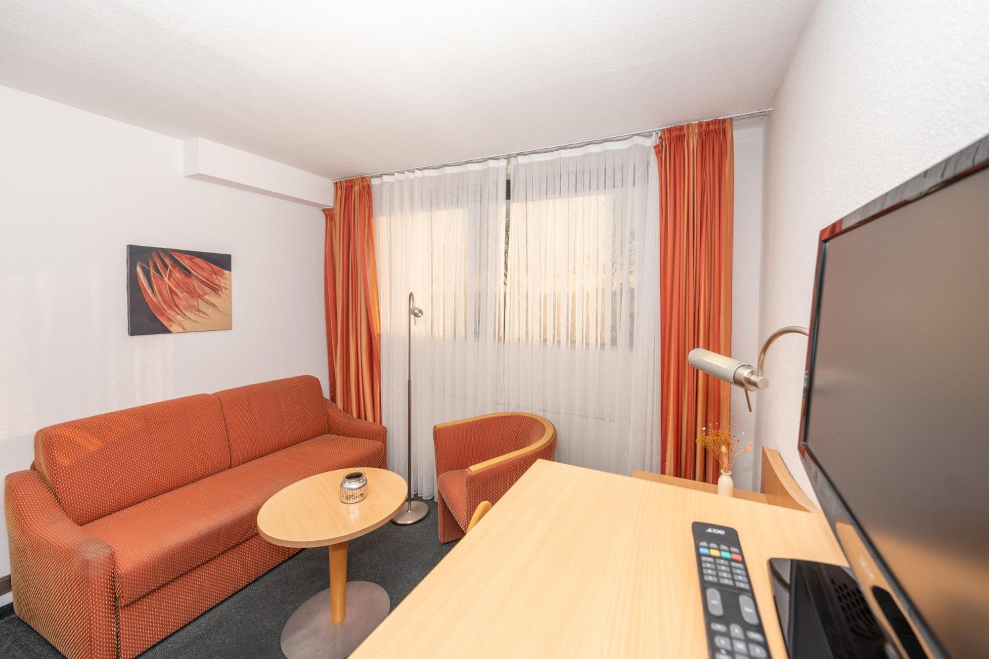 Tespo Hotel Und Sportpark คาร์สท์ ภายนอก รูปภาพ